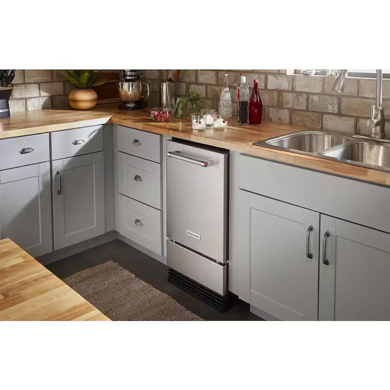 Built-In Ice Maker in PrintShield Stainless Steel I3765