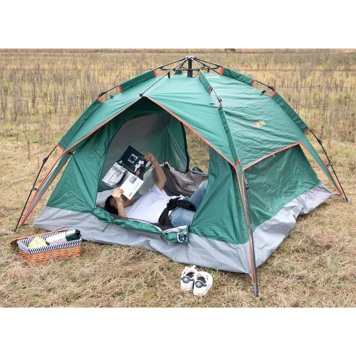 Beach Pop up Tent with 2 Windows A5468
