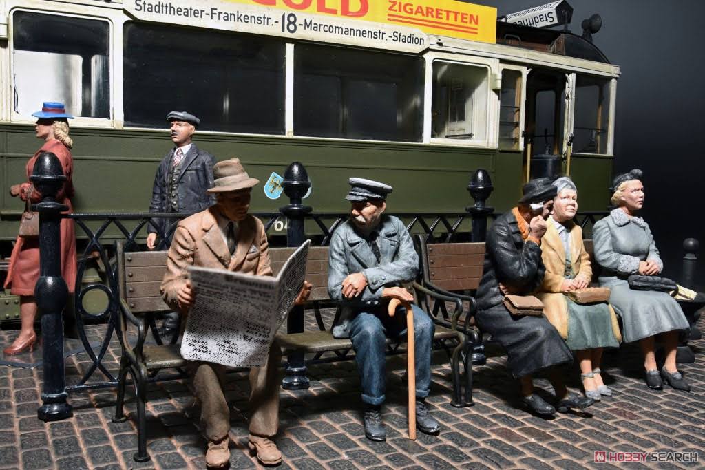 1/35 European Tramcar with Crew Passengers E591