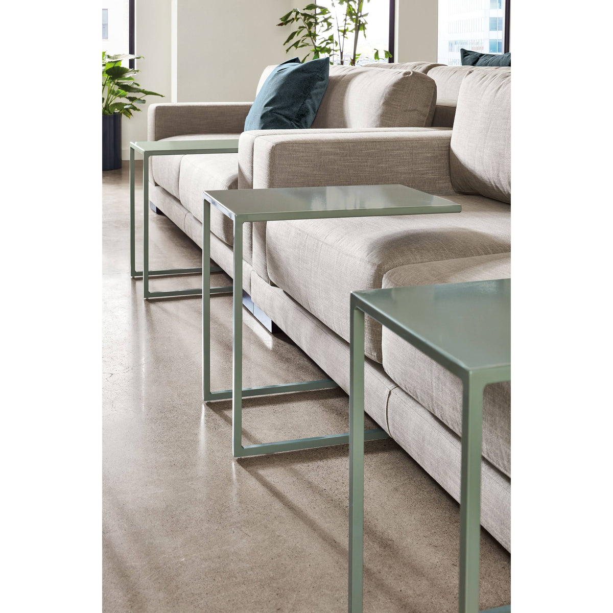 Slim C-Shaped Table L740431
