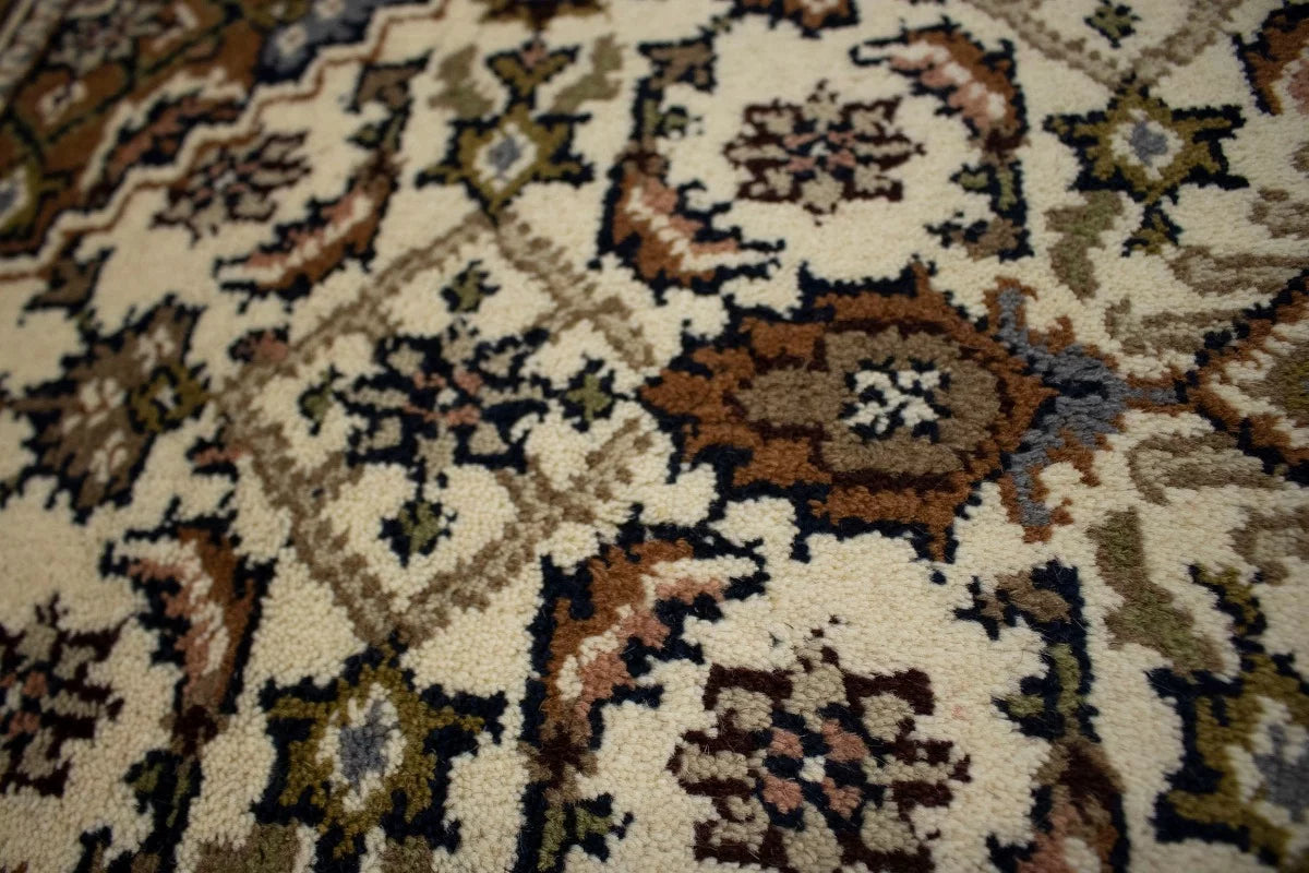 Cream Floral Tribal Oriental Rug X400789