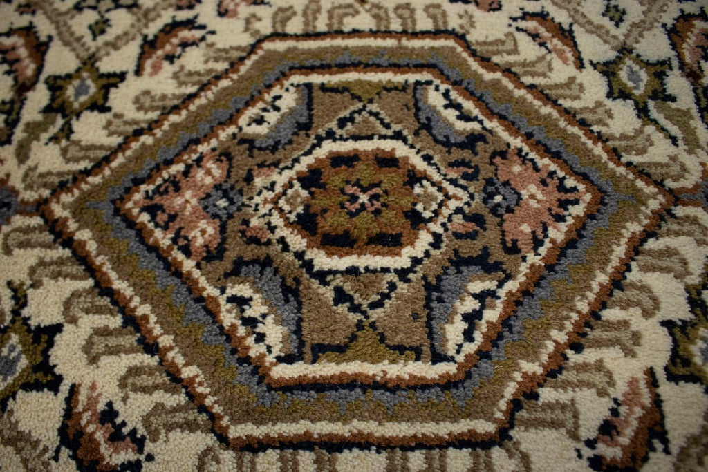Cream Floral Tribal Oriental Rug X400789